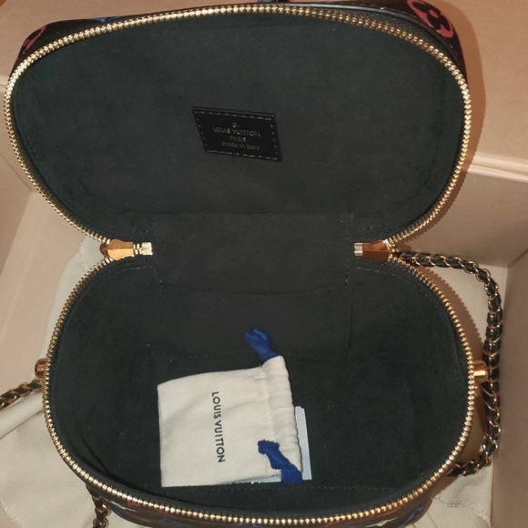 Authentic Limited Edition (time-capsule style) Louis Vuitton "Game On" Vanity PM - Picture 10 of 16